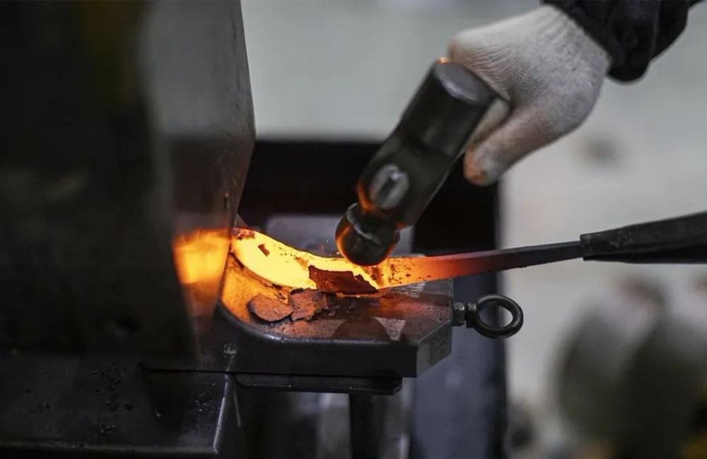 全球最大18500噸自由鍛造油壓機組在中信重工投產